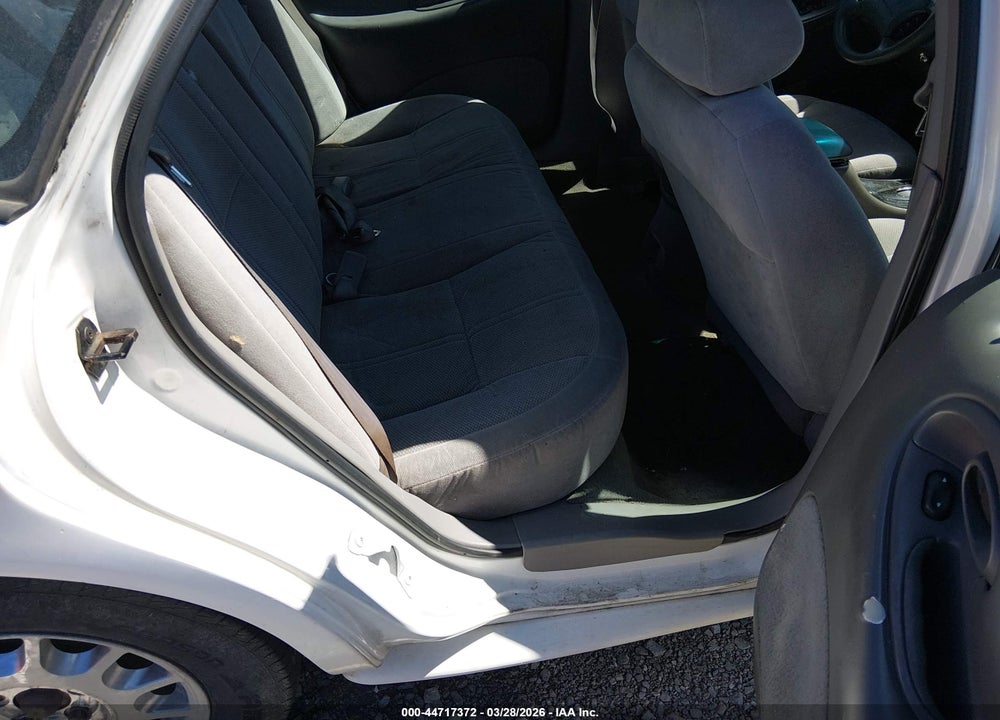 1998 FORD TAURUS LX/SE VIN: 1FAFP52S2WA125737