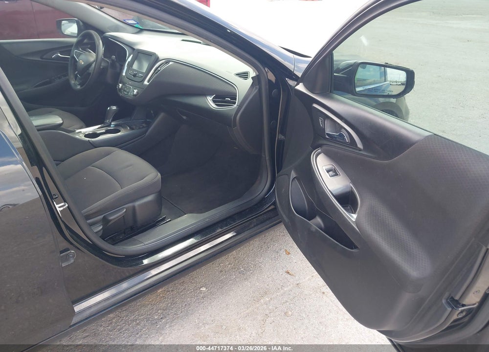 2018 CHEVROLET MALIBU LT VIN: 1G1ZD5ST6JF110445