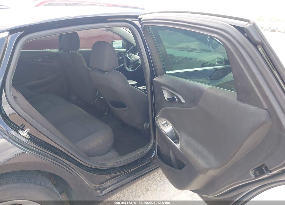2018 CHEVROLET MALIBU LT VIN: 1G1ZD5ST6JF110445