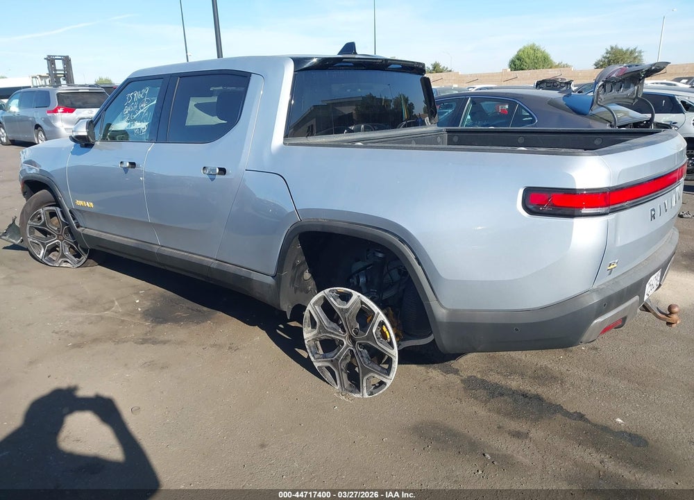 2023 RIVIAN R1T ADVENTURE QUAD MOTOR LARGE PACK VIN: 7FCTGAAA7PN017830