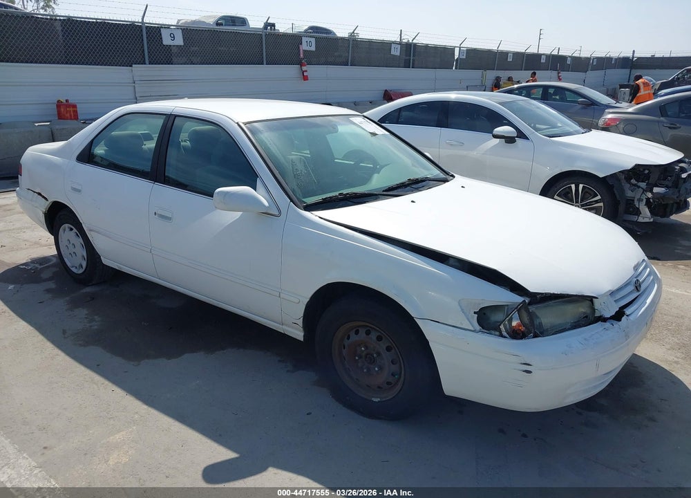1999 TOYOTA CAMRY LE VIN: JT2BG22K0X0313180
