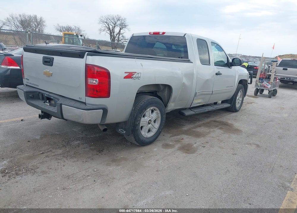 2010 CHEVROLET SILVERADO 1500 LT VIN: 1GCSKSE38AZ258040