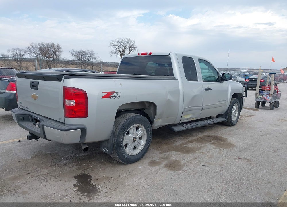 2010 CHEVROLET SILVERADO 1500 LT VIN: 1GCSKSE38AZ258040
