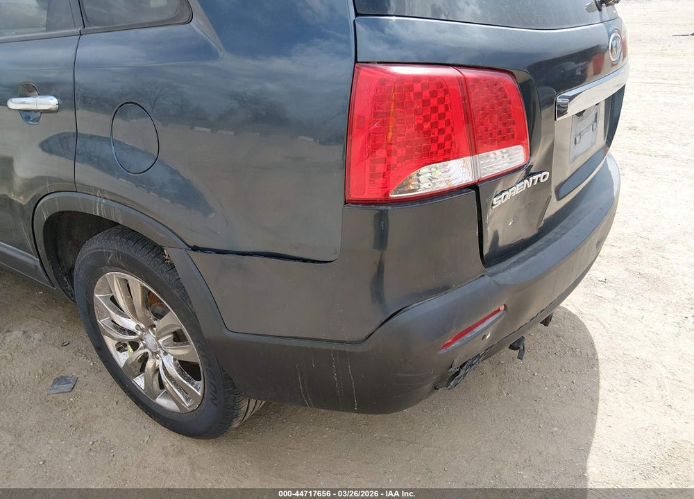 2011 KIA SORENTO EX V6 VIN: 5XYKUDA24BG063605