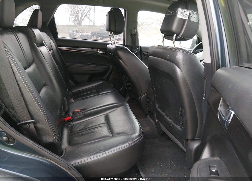 2011 KIA SORENTO EX V6 VIN: 5XYKUDA24BG063605