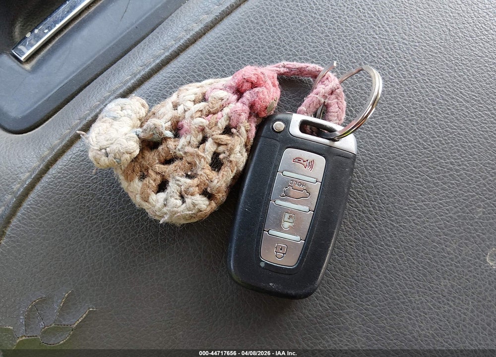 2011 KIA SORENTO EX V6 VIN: 5XYKUDA24BG063605