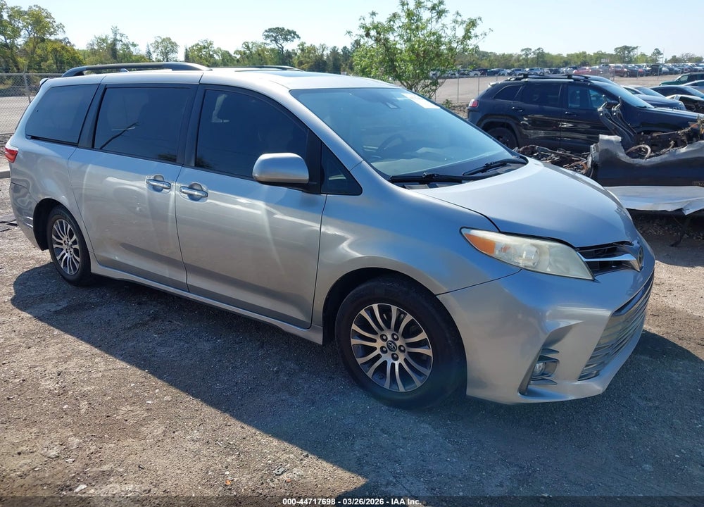 2018 TOYOTA SIENNA XLE 8 PASSENGER VIN: 5TDYZ3DC8JS927115