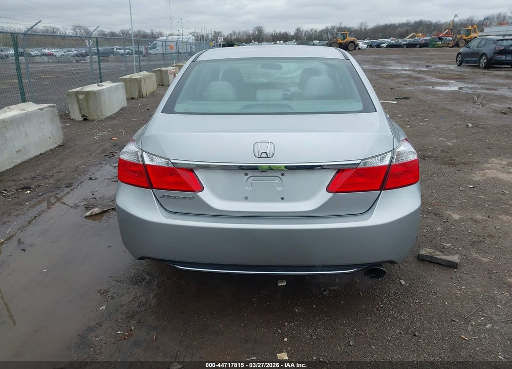 2015 HONDA ACCORD LX VIN: 1HGCR2F30FA167320