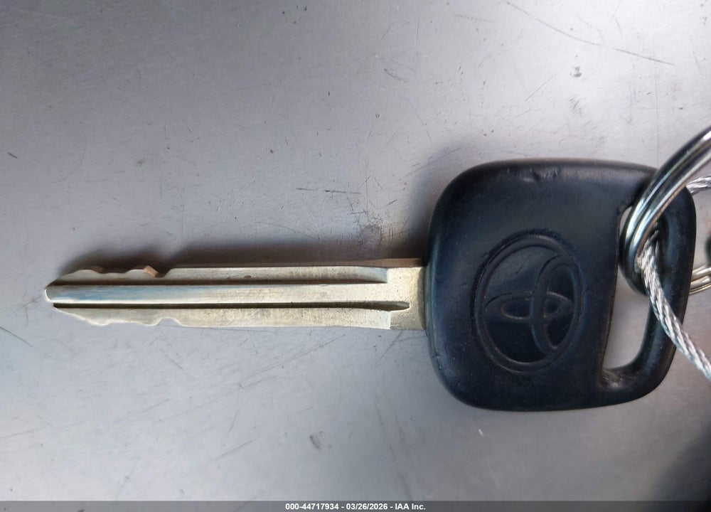 1999 TOYOTA SIENNA LE VIN: 4T3ZF13C5XU096344