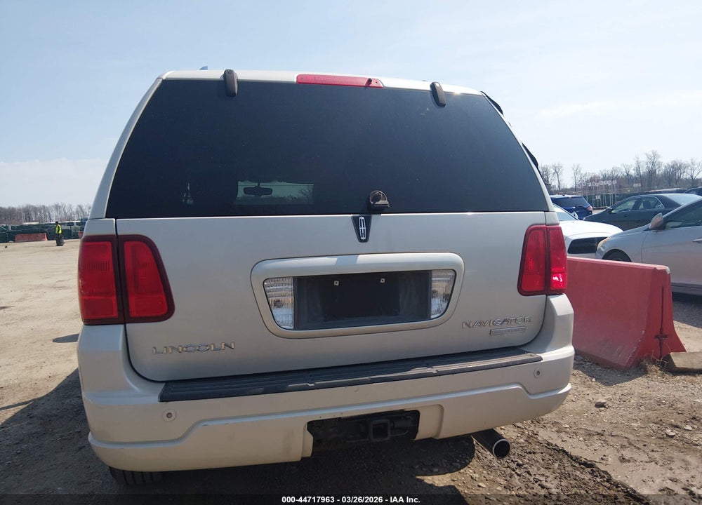2006 LINCOLN NAVIGATOR LUXURY/ULTIMATE VIN: 5LMFU28526LJ21610
