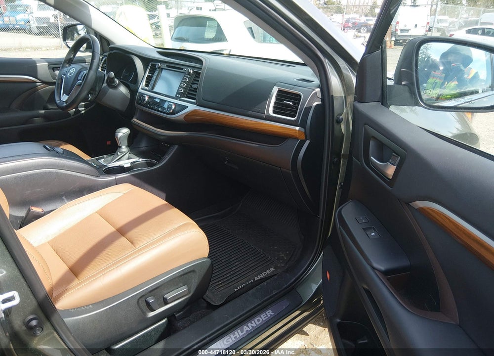 2019 TOYOTA HIGHLANDER LIMITED PLATINUM VIN: 5TDDZRFH7KS928008