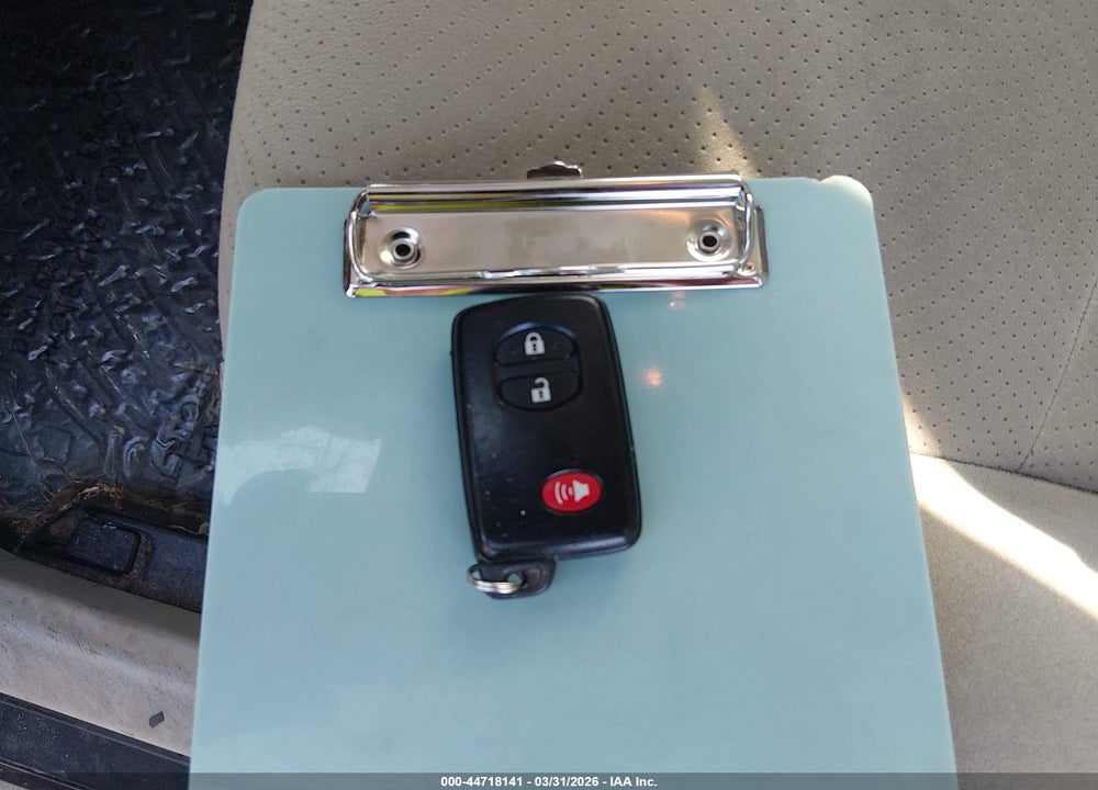 2015 TOYOTA PRIUS TWO VIN: JTDKN3DU8F0401622