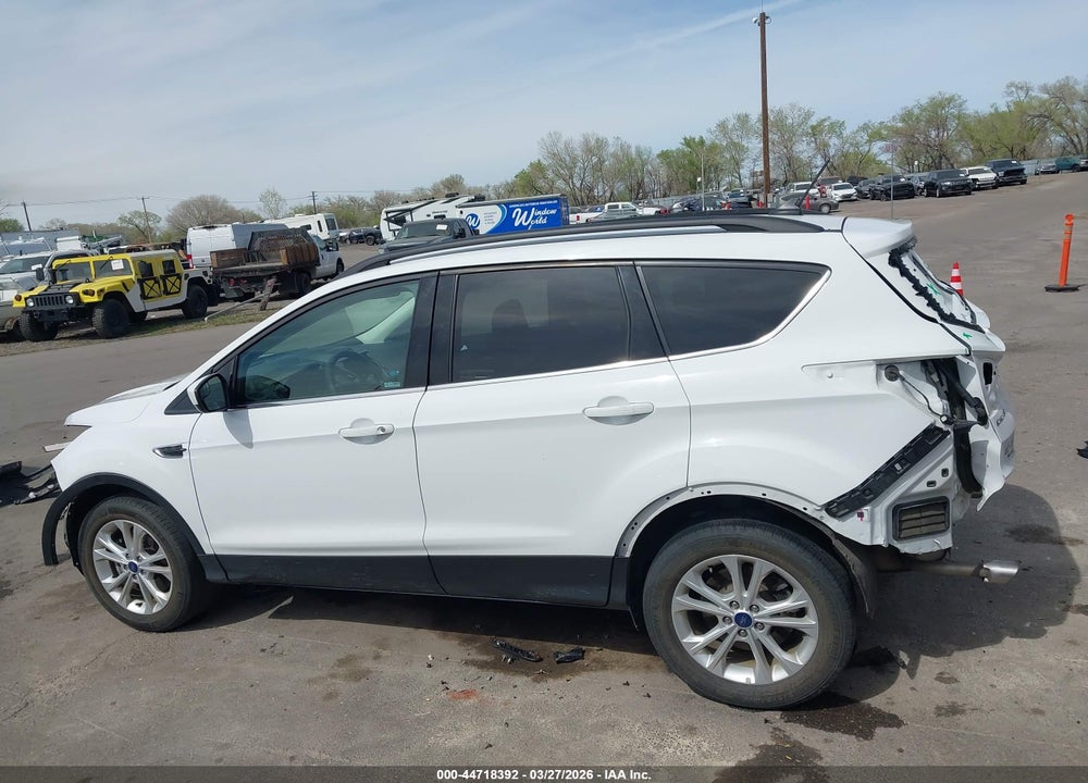 2018 FORD ESCAPE SE VIN: 1FMCU9GD1JUA23288