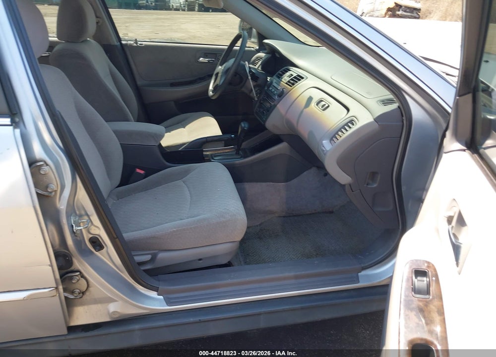2002 HONDA ACCORD 2.3 SE VIN: 1HGCG567X2A130845