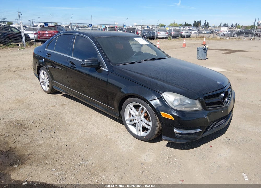 2013 MERCEDES-BENZ C 250 SPORT VIN: WDDGF4HB1DR293196