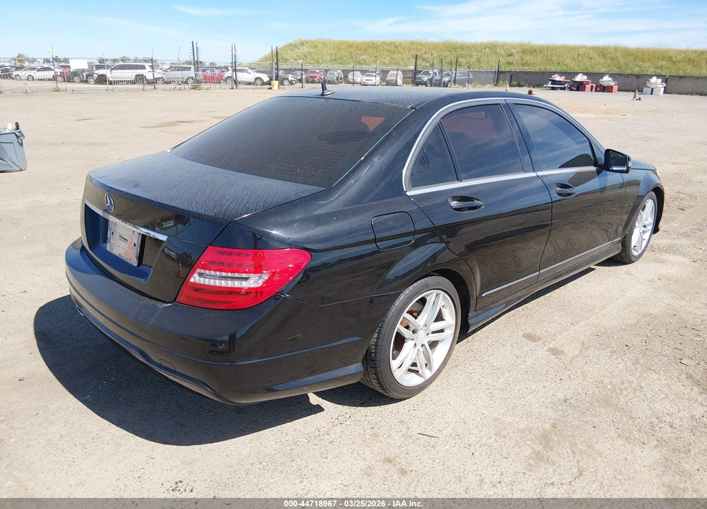 2013 MERCEDES-BENZ C 250 SPORT VIN: WDDGF4HB1DR293196