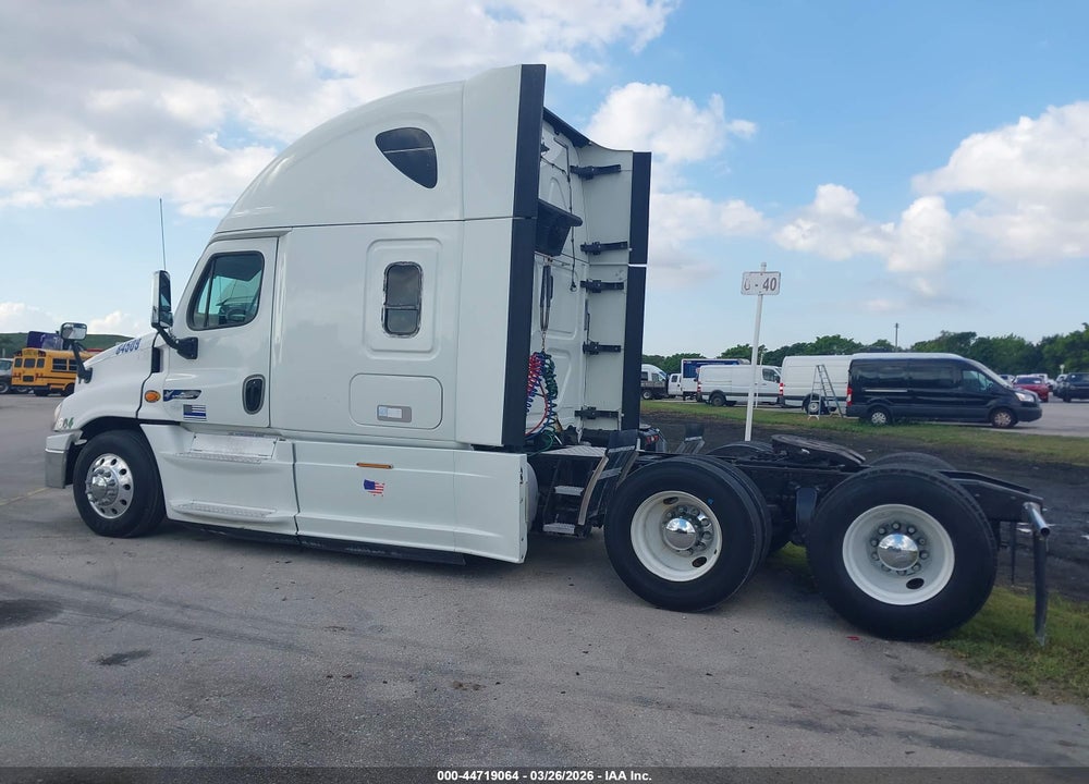 2015 FREIGHTLINER CASCADIA 125 VIN: 3AKJGLD56FSGB6408