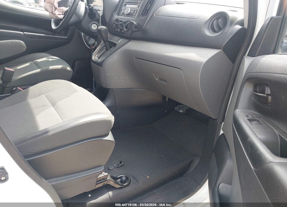 2017 NISSAN NV200 SV VIN: 3N6CM0KN5HK714640