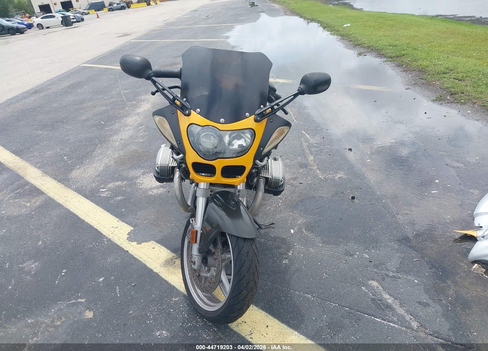 2000 BMW R1100 S VIN: WB10432A7YZB51372