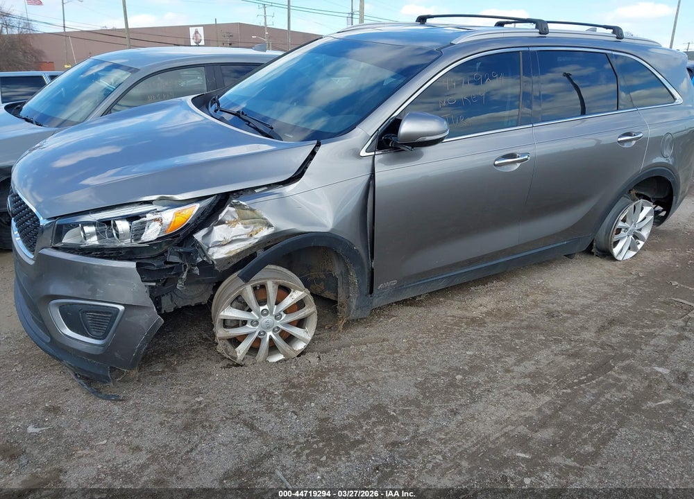 2016 KIA SORENTO 2.4L LX VIN: 5XYPGDA35GG172636
