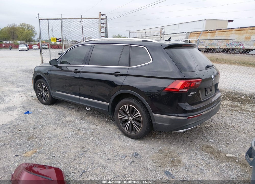 2018 VOLKSWAGEN TIGUAN VIN: 3VV2B7AX4JM214545