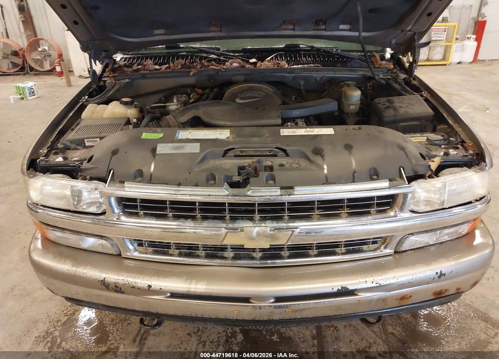 2001 CHEVROLET SUBURBAN 1500 LT VIN: 3GNFK16T21G286997