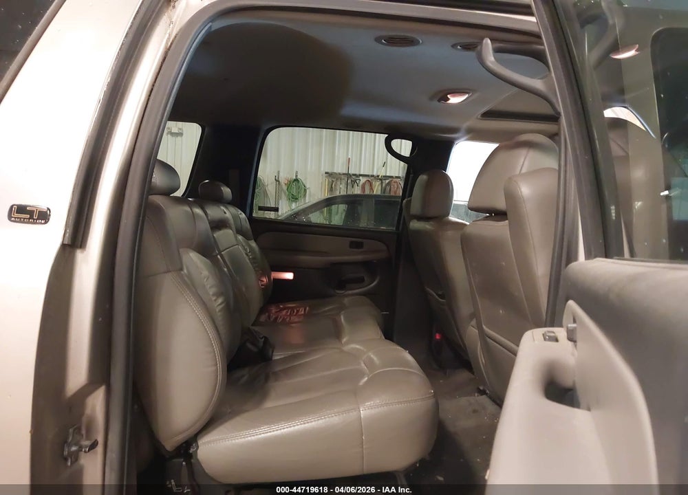 2001 CHEVROLET SUBURBAN 1500 LT VIN: 3GNFK16T21G286997