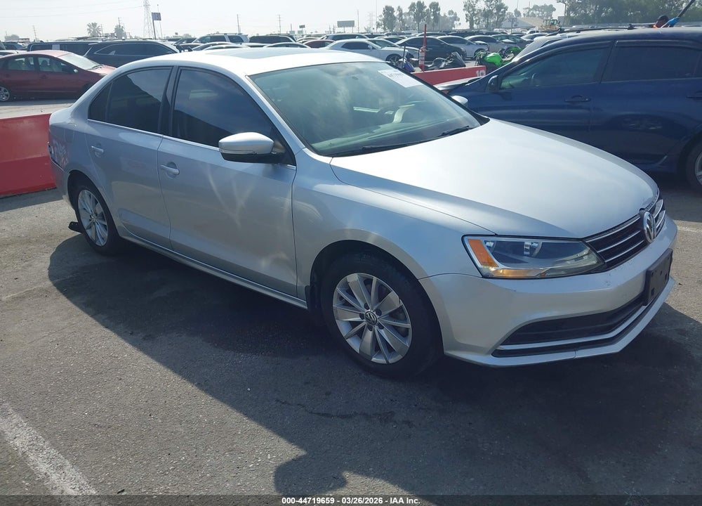 2015 VOLKSWAGEN JETTA 1.8T SE VIN: 3VWD17AJ4FM401956