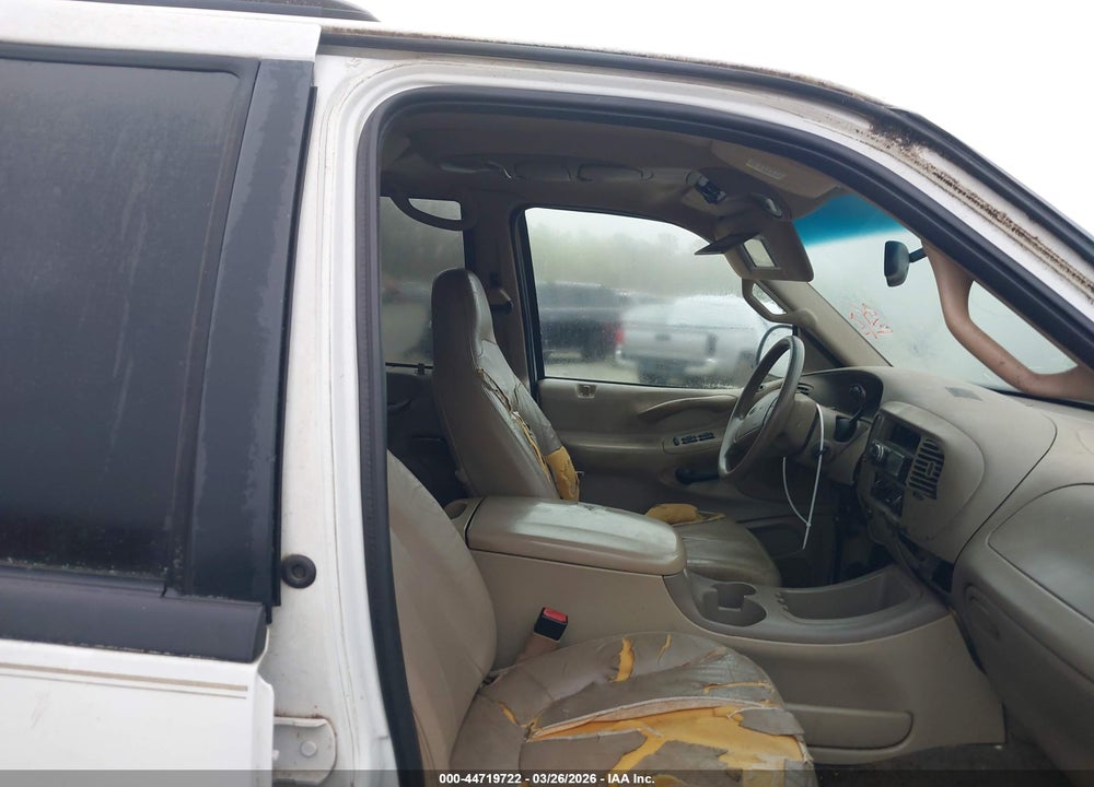 2001 FORD EXPEDITION XLT VIN: 1FMRU15L61LB35337