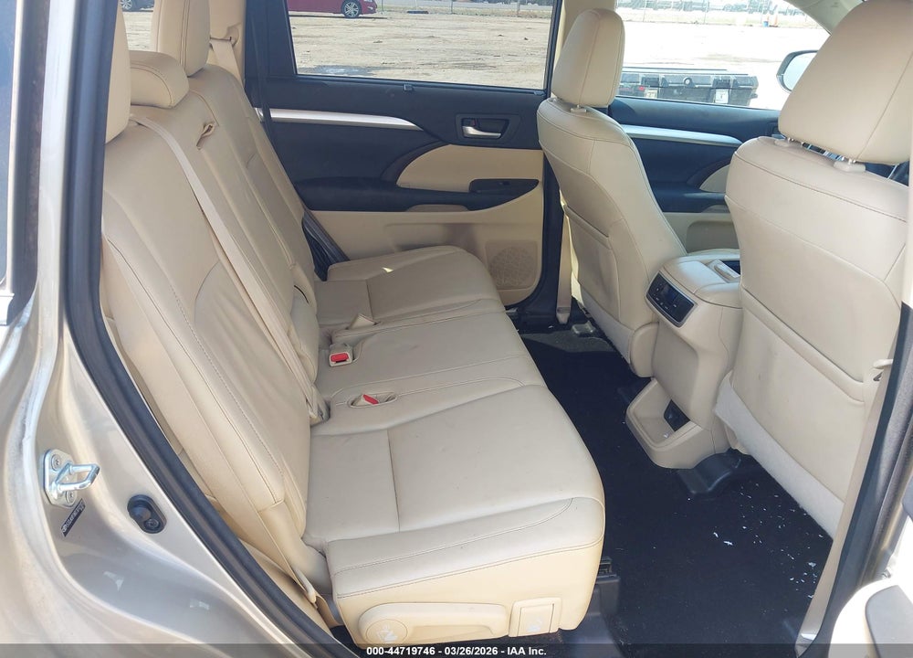 2014 TOYOTA HIGHLANDER XLE V6 VIN: 5TDJKRFH6ES012173