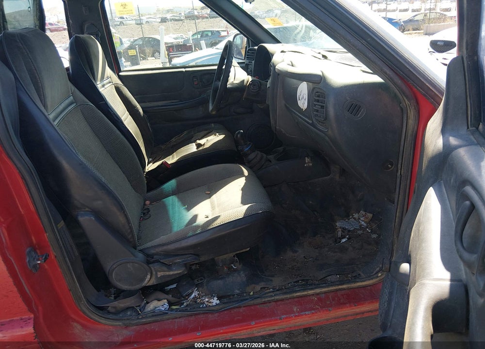 2000 CHEVROLET S-10 VIN: 1GCDT14W2YK154321