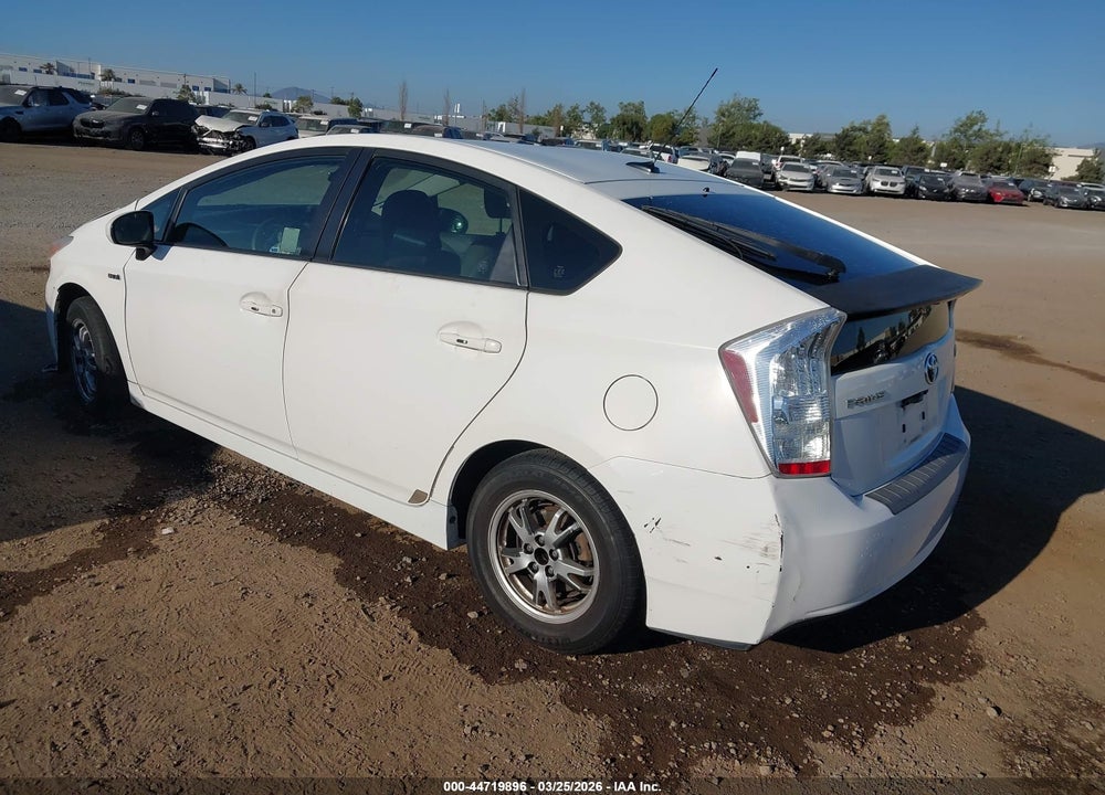 2011 TOYOTA PRIUS TWO VIN: JTDKN3DU2B5337008