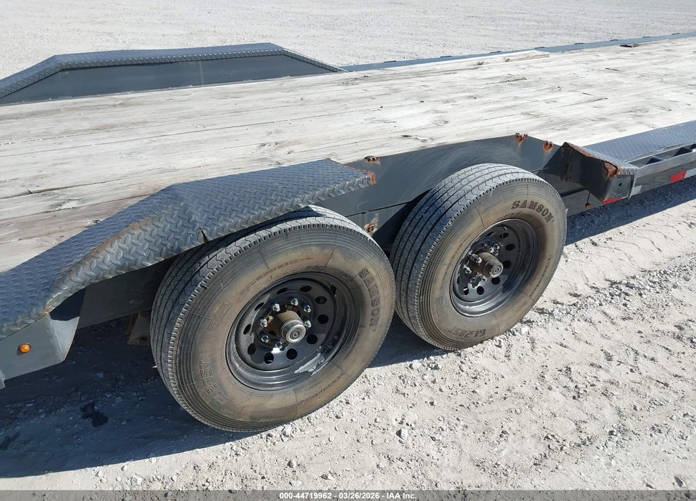 2020 LAMR TRAILER VIN: 5RVH84022LP090581