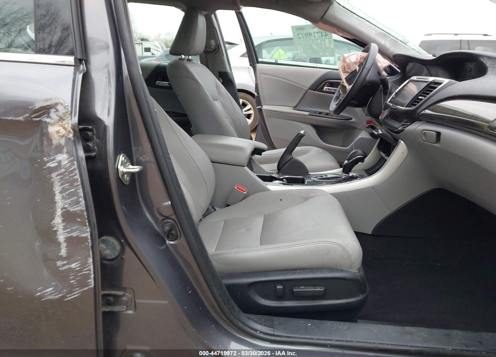 2017 HONDA ACCORD TOURING V6 VIN: 1HGCR3F9XHA034948