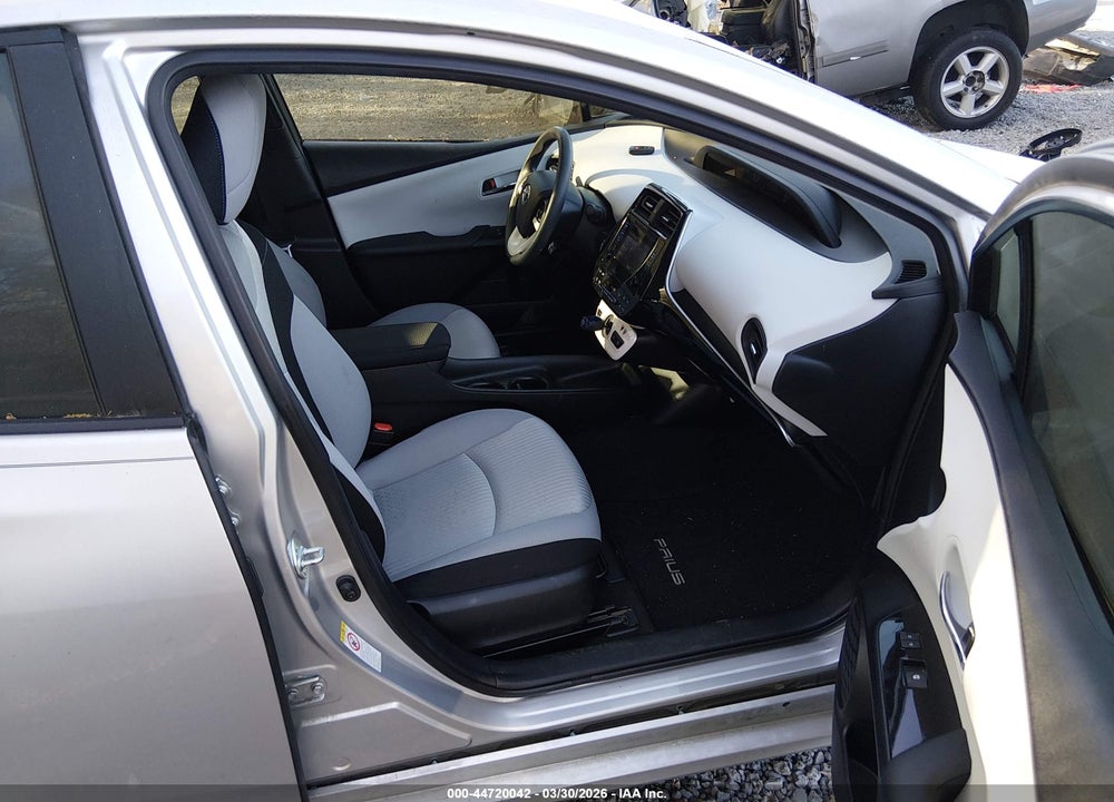 2017 TOYOTA PRIUS TWO VIN: JTDKBRFU2H3578550