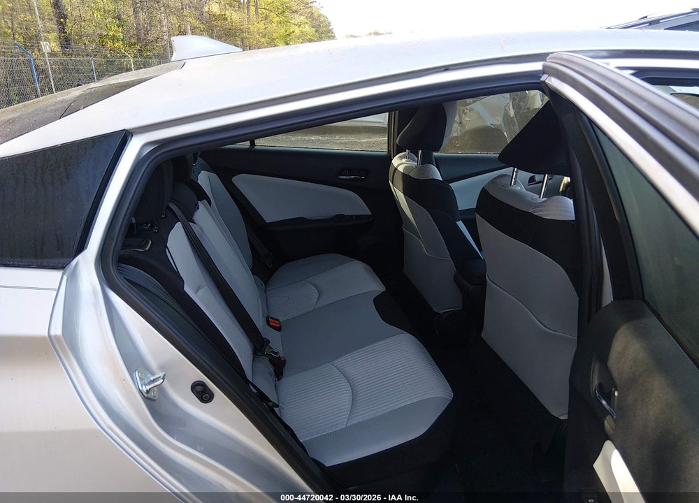 2017 TOYOTA PRIUS TWO VIN: JTDKBRFU2H3578550