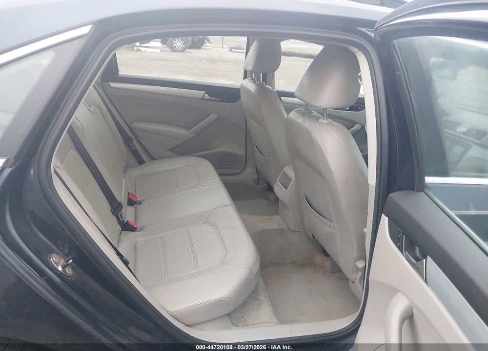 2012 VOLKSWAGEN PASSAT 2.5L SE VIN: 1VWBP7A36CC041626