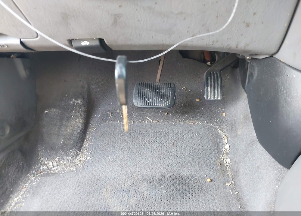 2002 FORD FOCUS ZX5 VIN: 3FAHP37332R142870