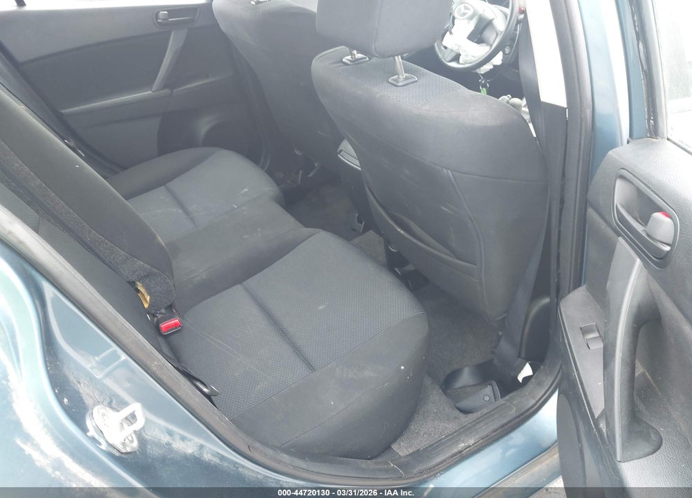2011 MAZDA 3 I SPORT VIN: JM1BL1UF0B1496502