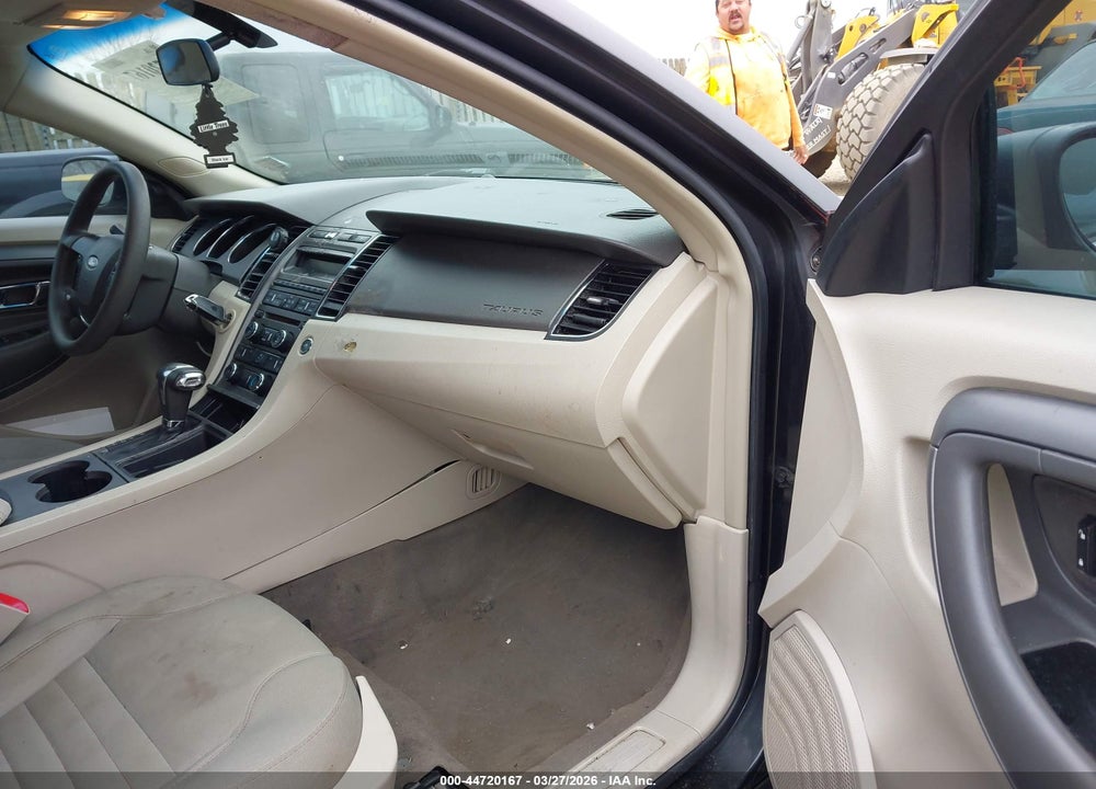 2010 FORD TAURUS SE VIN: 1FAHP2DW4AG112646