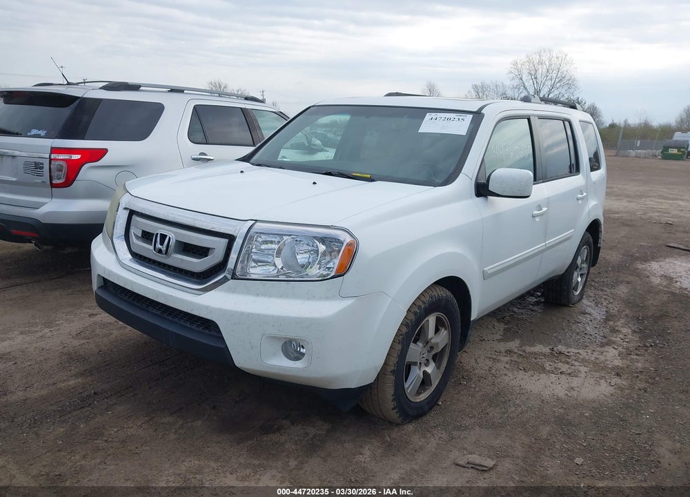 2011 HONDA PILOT EX-L VIN: 5FNYF4H55BB012061