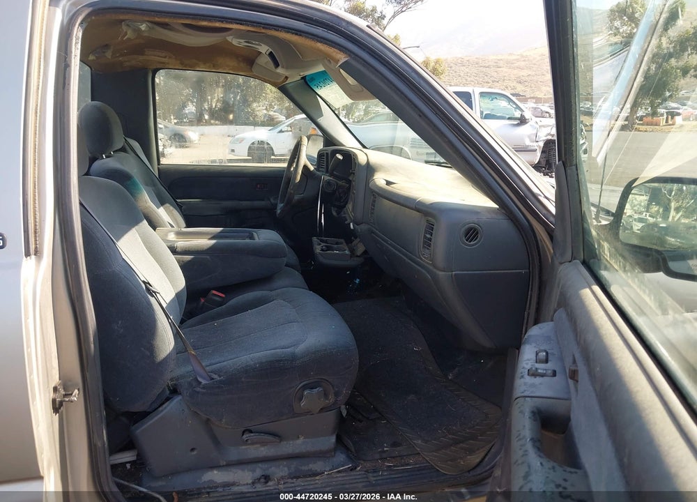 2000 CHEVROLET SILVERADO 1500 LS VIN: 1GCEC14T8YE289781