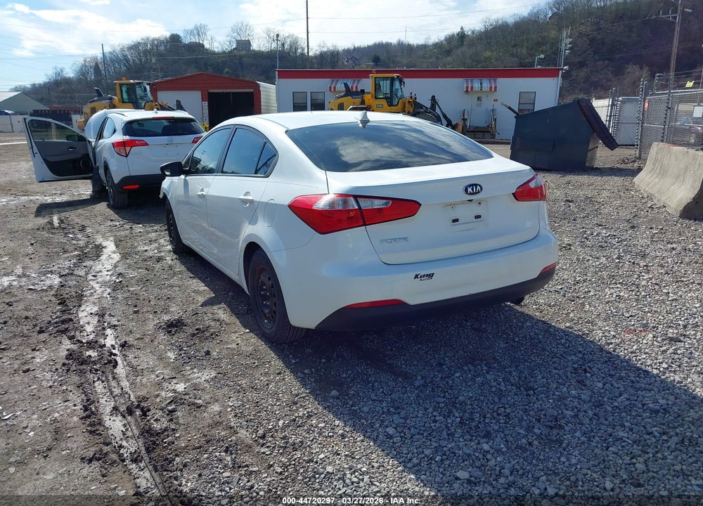 2016 KIA FORTE LX VIN: KNAFX4A69G5541932
