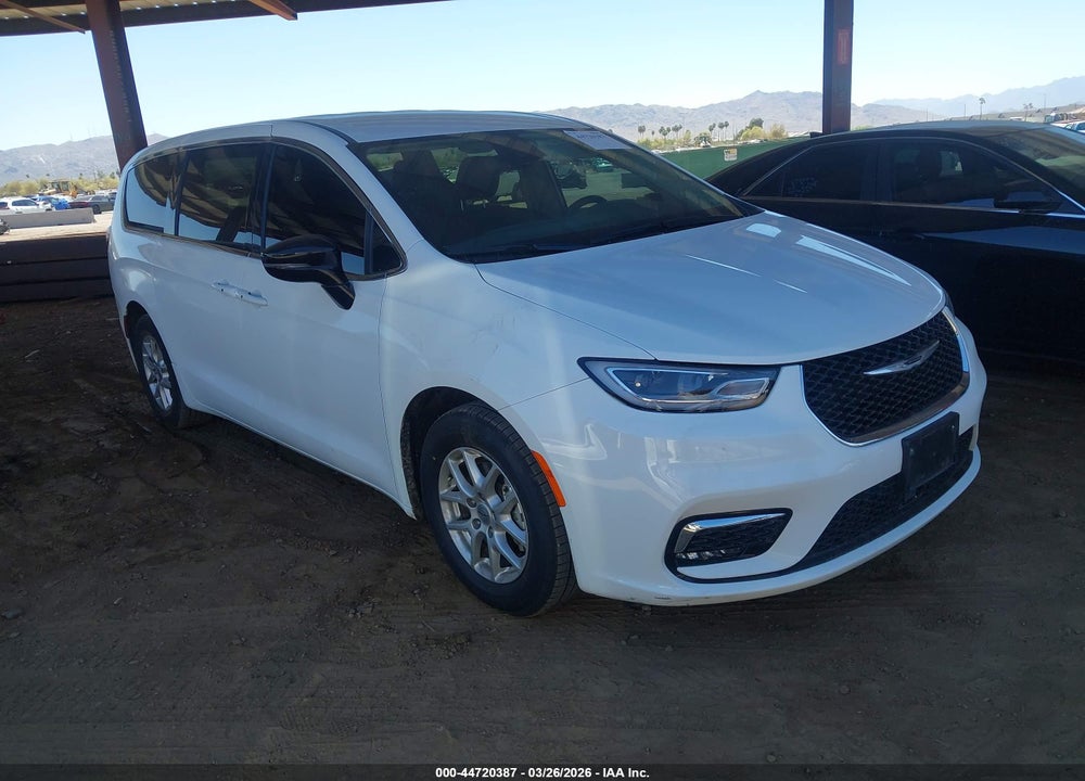 2024 CHRYSLER PACIFICA TOURING L VIN: 2C4RC1BG7RR152083