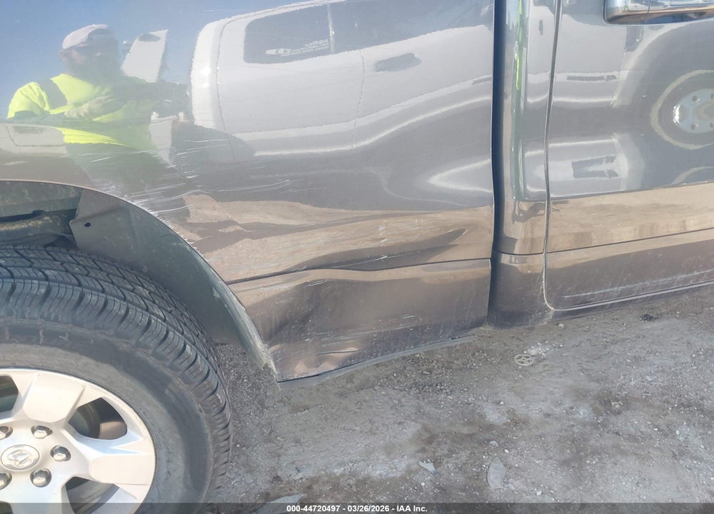 2022 RAM 1500 VIN: 1C6RREBT5NN125451
