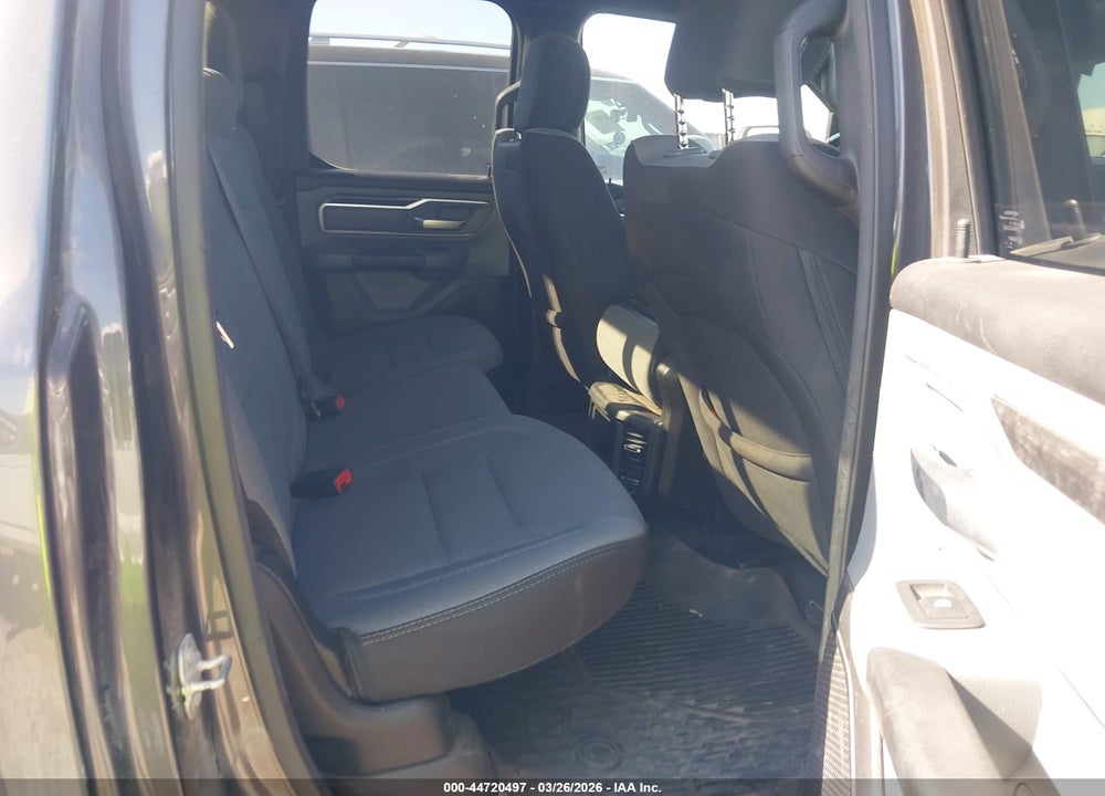 2022 RAM 1500 VIN: 1C6RREBT5NN125451