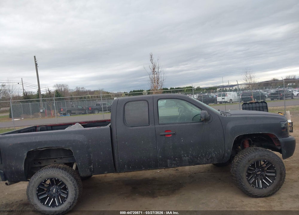 2010 CHEVROLET SILVERADO 1500 LT VIN: 1GCSKSE34AZ136856