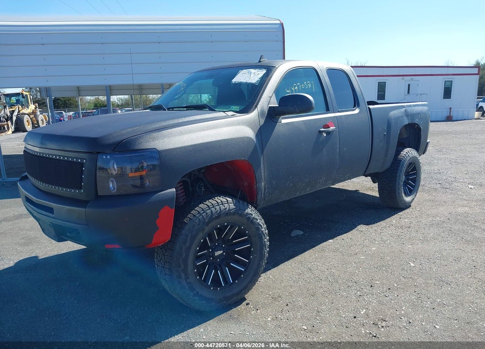 2010 CHEVROLET SILVERADO 1500 LT VIN: 1GCSKSE34AZ136856