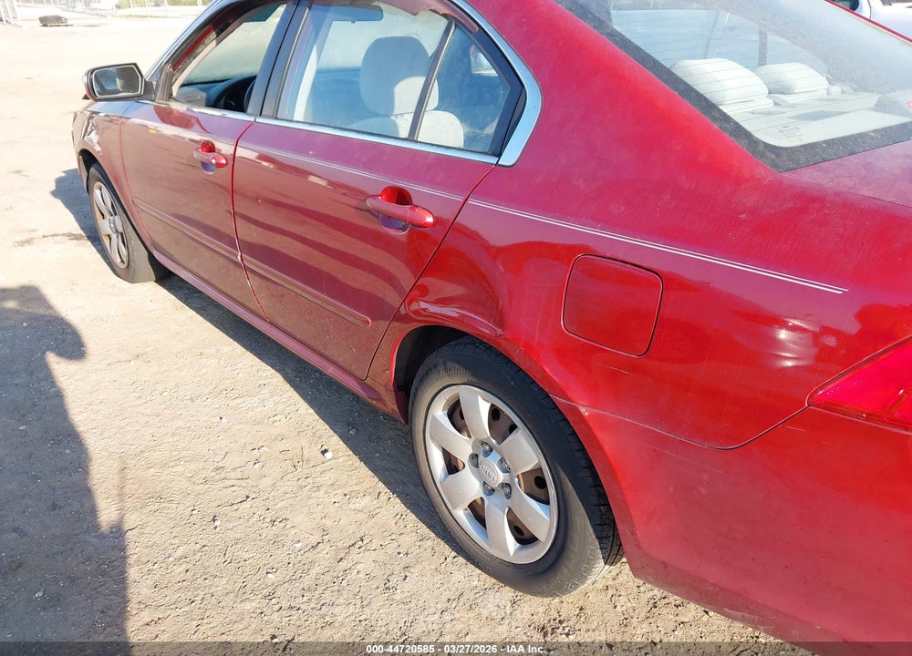 2009 KIA OPTIMA LX VIN: KNAGE228395304483