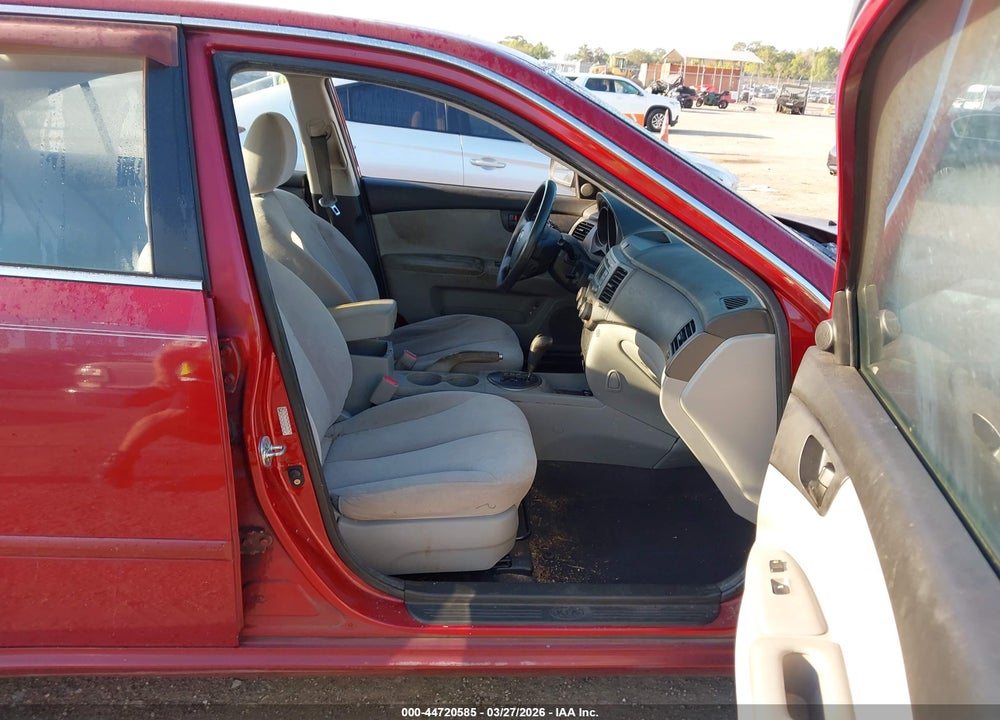 2009 KIA OPTIMA LX VIN: KNAGE228395304483